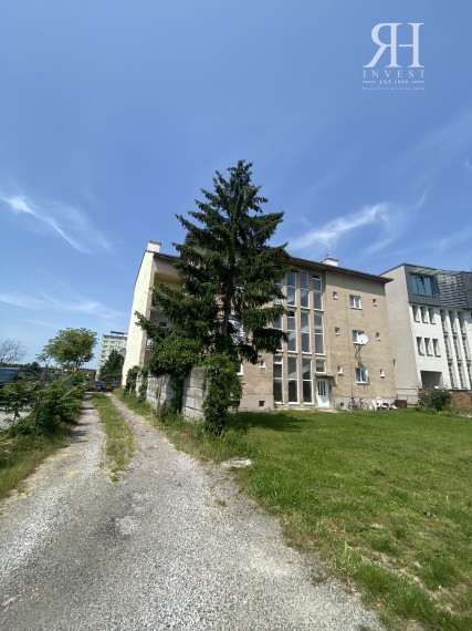 PRENÁJOM: 2 izbového bytu 80 m2 - Piaristická 3