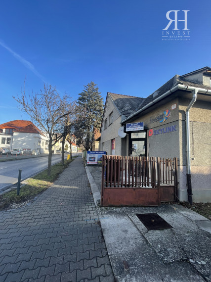 Na predaj 4- izbový podkrovný RODINNÝ dom na ul. Fraňa Mojtu v Nitre