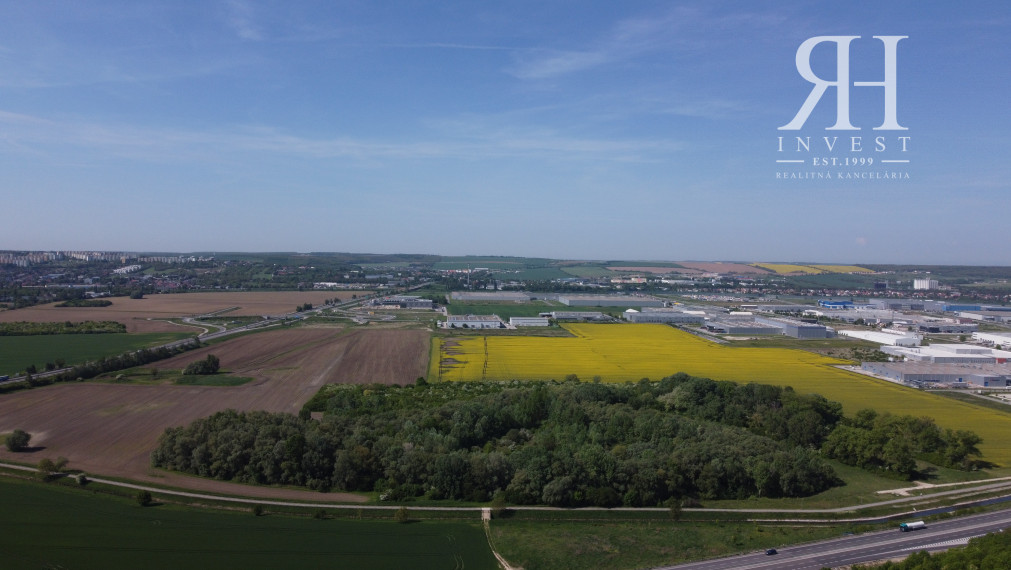 na predaj INVESTIČNÉ POZEMKY v k.ú. Zobor pri R1
