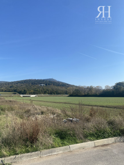 na predaj INVESTIČNÉ POZEMKY v k.ú. Zobor pri R1