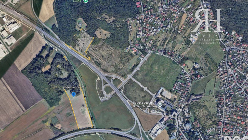 na predaj INVESTIČNÉ POZEMKY v k.ú. Zobor pri R1