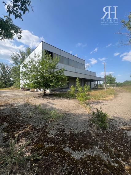 ELADÓ csarnokok telekkel és borospincével Csongrad/Bokros