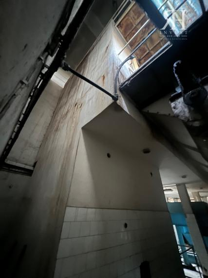 ELADÓ csarnokok telekkel és borospincével Csongrad/Bokros