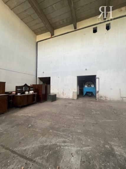 ELADÓ csarnokok telekkel és borospincével Csongrad/Bokros