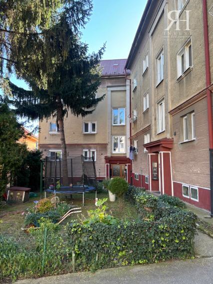 2 izbový byt na PREDAJ- roh Staničnej a Štefánikovej ul.