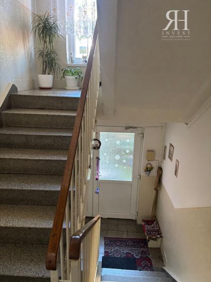 2 izbový byt na PREDAJ- roh Staničnej a Štefánikovej ul.