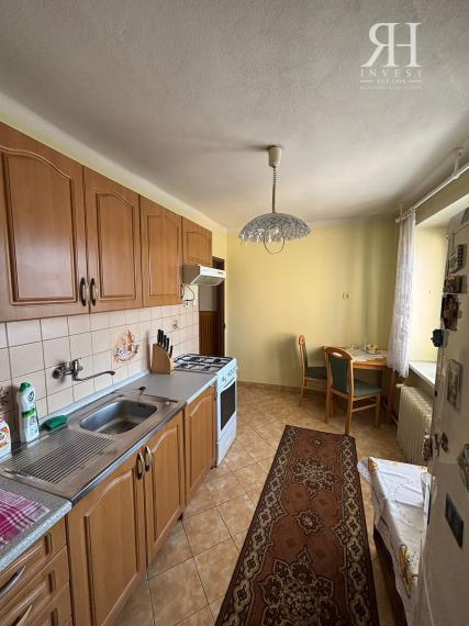 2 izbový byt na PREDAJ- roh Staničnej a Štefánikovej ul.