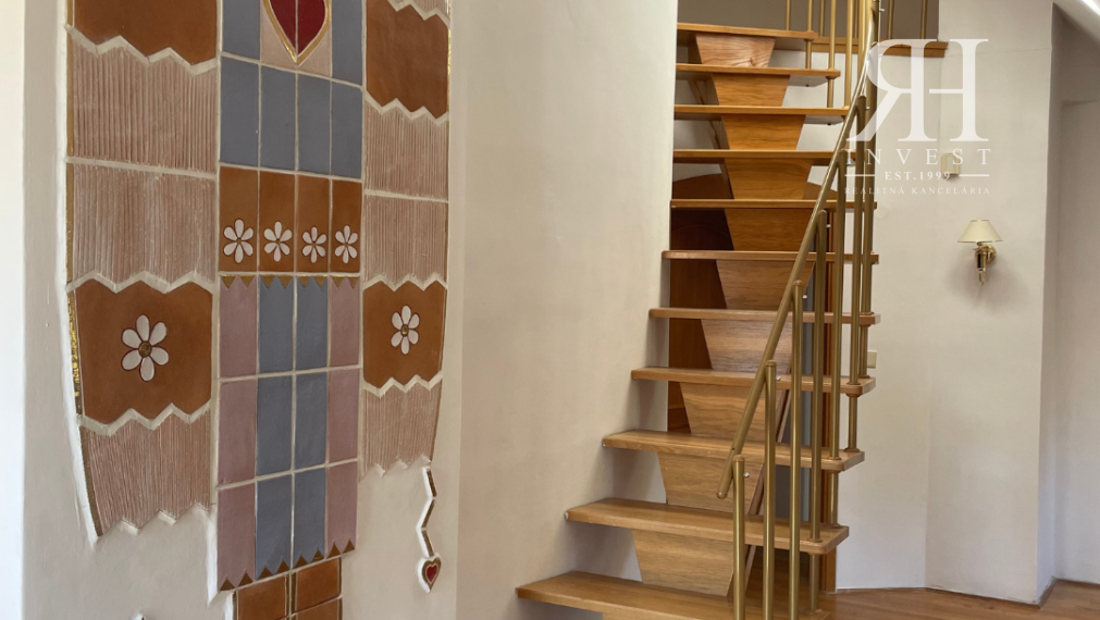 NA PREDAJ luxusná VILA na Hornočermánskej ulici  NITRA