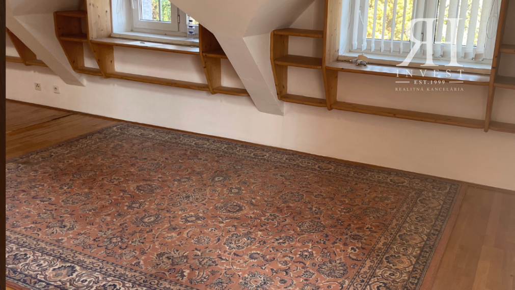 NA PREDAJ luxusná VILA na Hornočermánskej ulici  NITRA