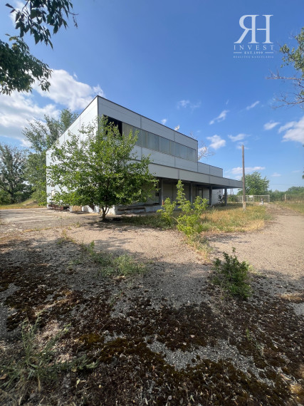 ELADÓ csarnokok telekkel és borospincével Csongrad/Bokros