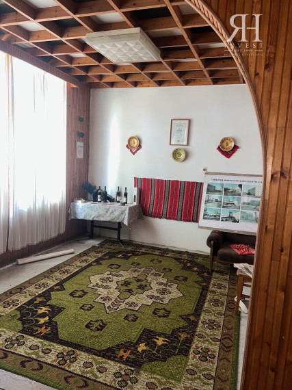 ELADÓ csarnokok telekkel és borospincével Csongrad/Bokros