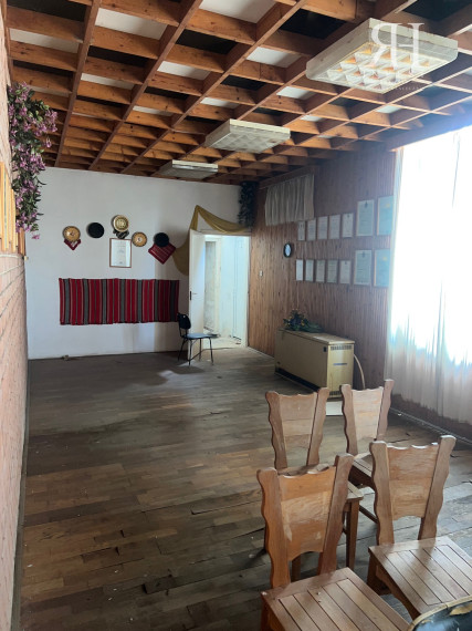 ELADÓ csarnokok telekkel és borospincével Csongrad/Bokros