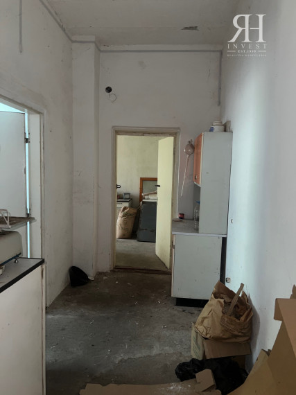 ELADÓ csarnokok telekkel és borospincével Csongrad/Bokros