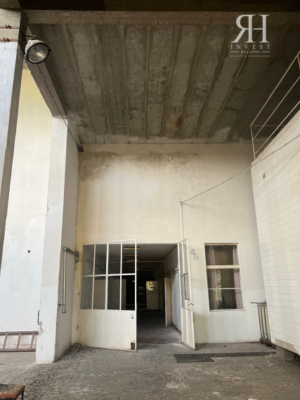 ELADÓ csarnokok telekkel és borospincével Csongrad/Bokros