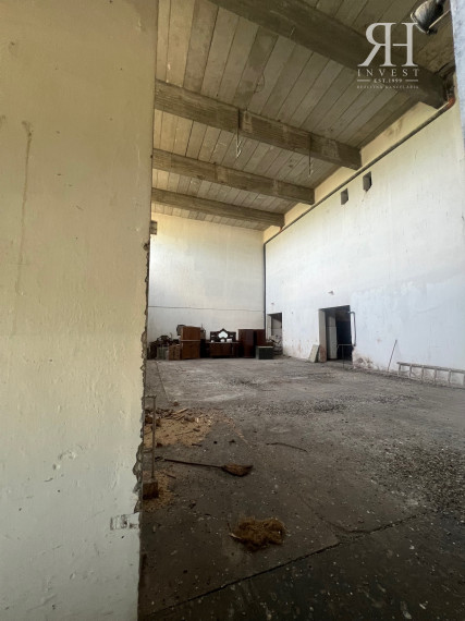 ELADÓ csarnokok telekkel és borospincével Csongrad/Bokros