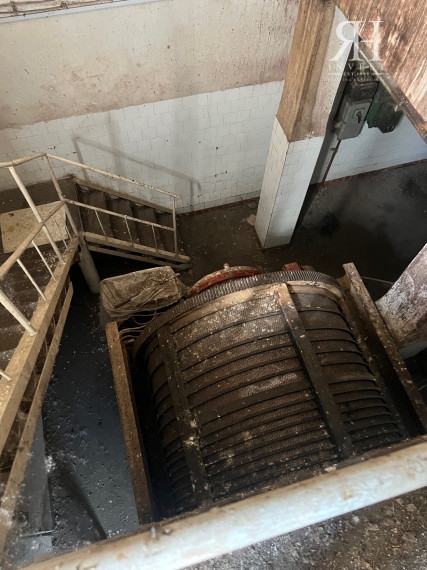 ELADÓ csarnokok telekkel és borospincével Csongrad/Bokros