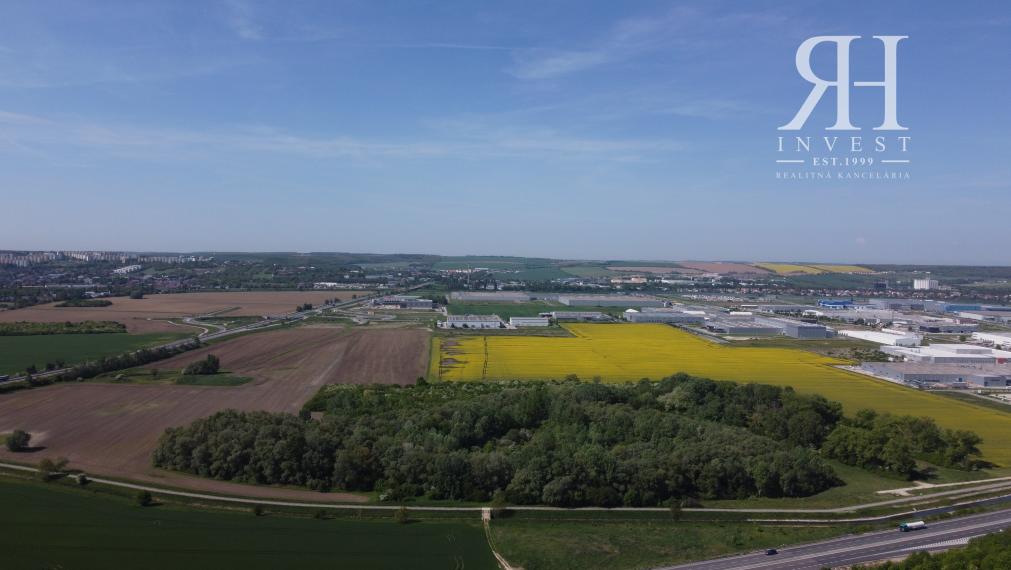 na predaj INVESTIČNÉ POZEMKY v k.ú. Zobor pri R1