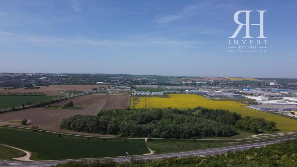 na predaj INVESTIČNÉ POZEMKY v k.ú. Zobor pri R1