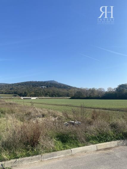 na predaj INVESTIČNÉ POZEMKY v k.ú. Zobor pri R1