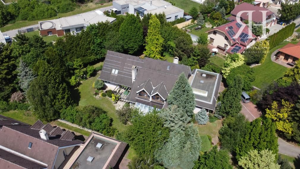 NA PREDAJ luxusná VILA na Hornočermánskej ulici  NITRA