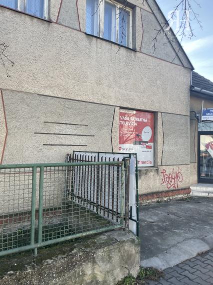 Na predaj 4- izbový podkrovný RODINNÝ dom na ul. Fraňa Mojtu v Nitre