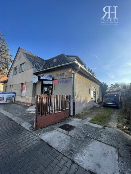 Na predaj 4- izbový podkrovný RODINNÝ dom na ul. Fraňa Mojtu v Nitre