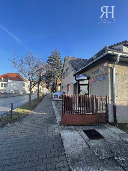 Na predaj 4- izbový podkrovný RODINNÝ dom na ul. Fraňa Mojtu v Nitre