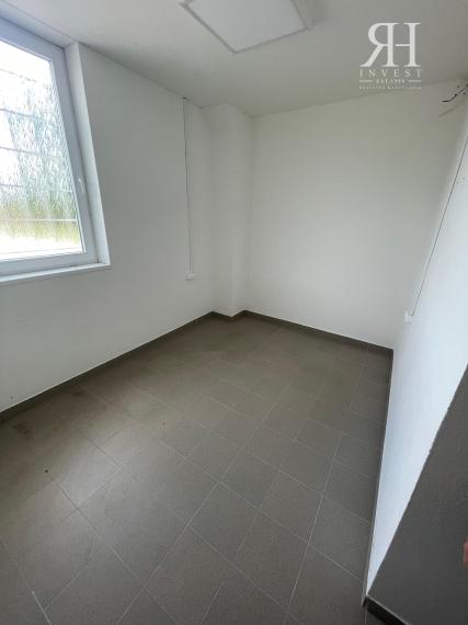 PRENÁJOM hál/vonkajších plôch / lakovne - LUKOV DVOR