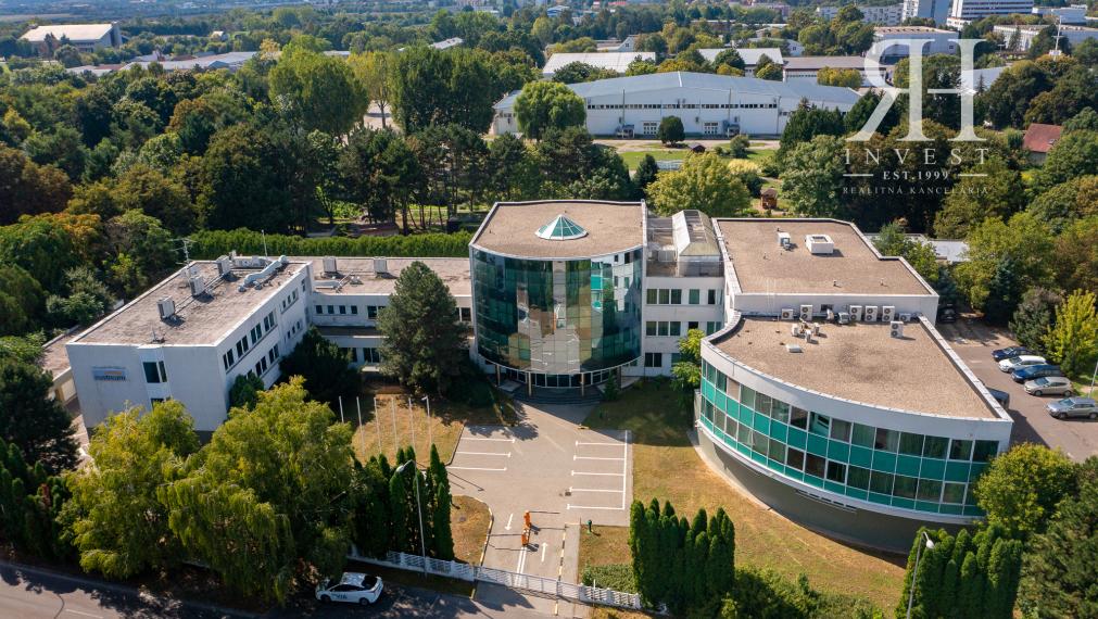 na predaj administratívna budova Eustream na Vihorlatskej ul v Nitre