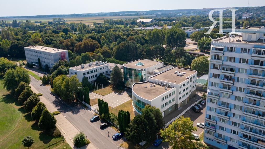 na predaj administratívna budova Eustream na Vihorlatskej ul v Nitre