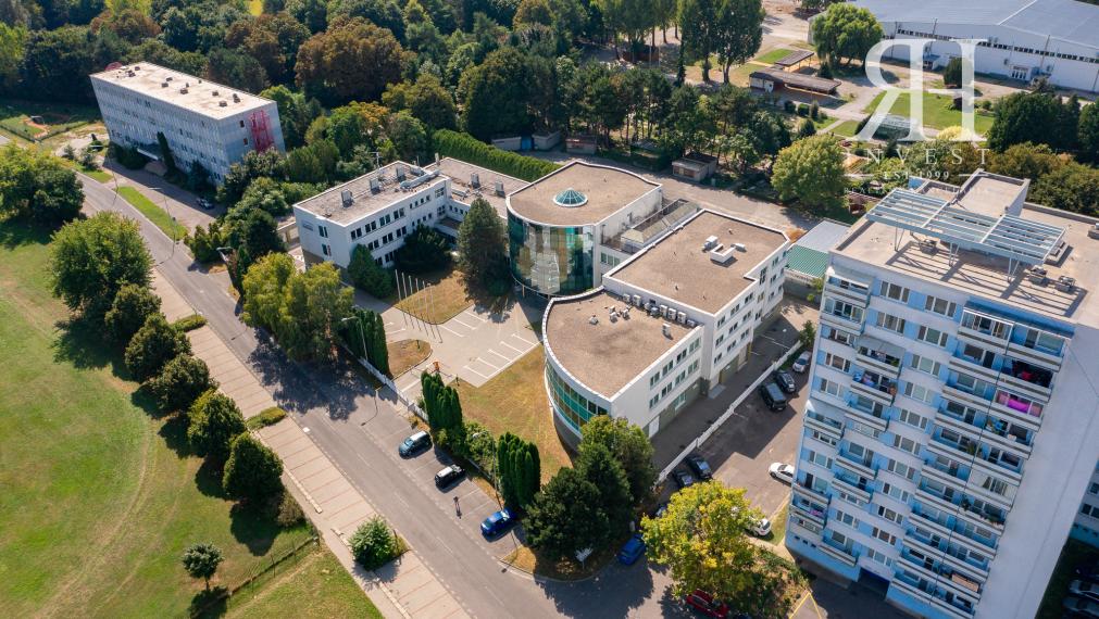 na predaj administratívna budova Eustream na Vihorlatskej ul v Nitre