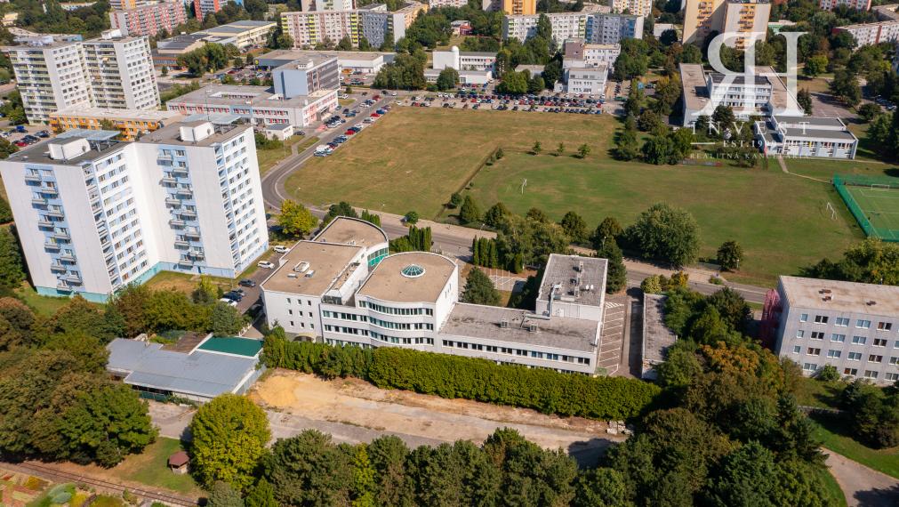 na predaj administratívna budova Eustream na Vihorlatskej ul v Nitre