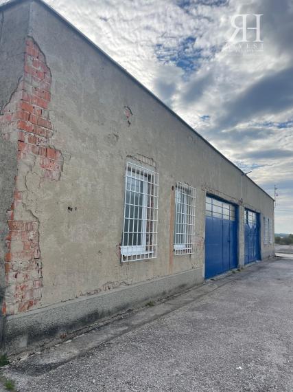 PRENÁJOM hál/vonkajších plôch / lakovne - LUKOV DVOR