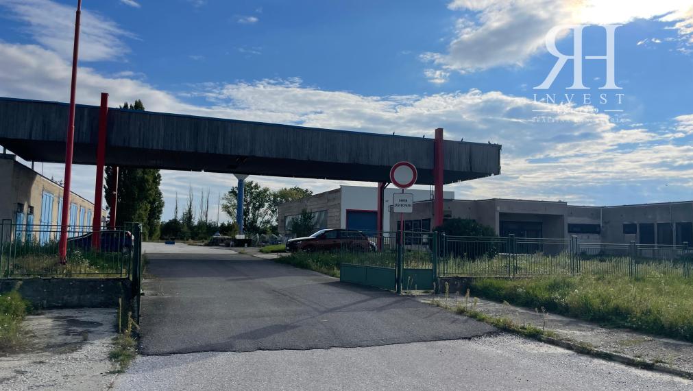 PRENÁJOM hál/vonkajších plôch / lakovne - LUKOV DVOR