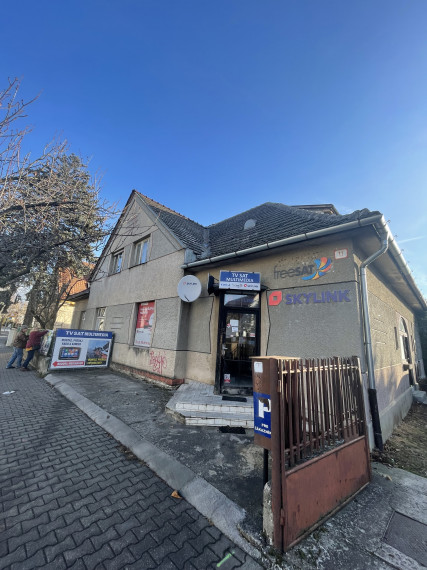 Na predaj 4- izbový podkrovný RODINNÝ dom na ul. Fraňa Mojtu v Nitre