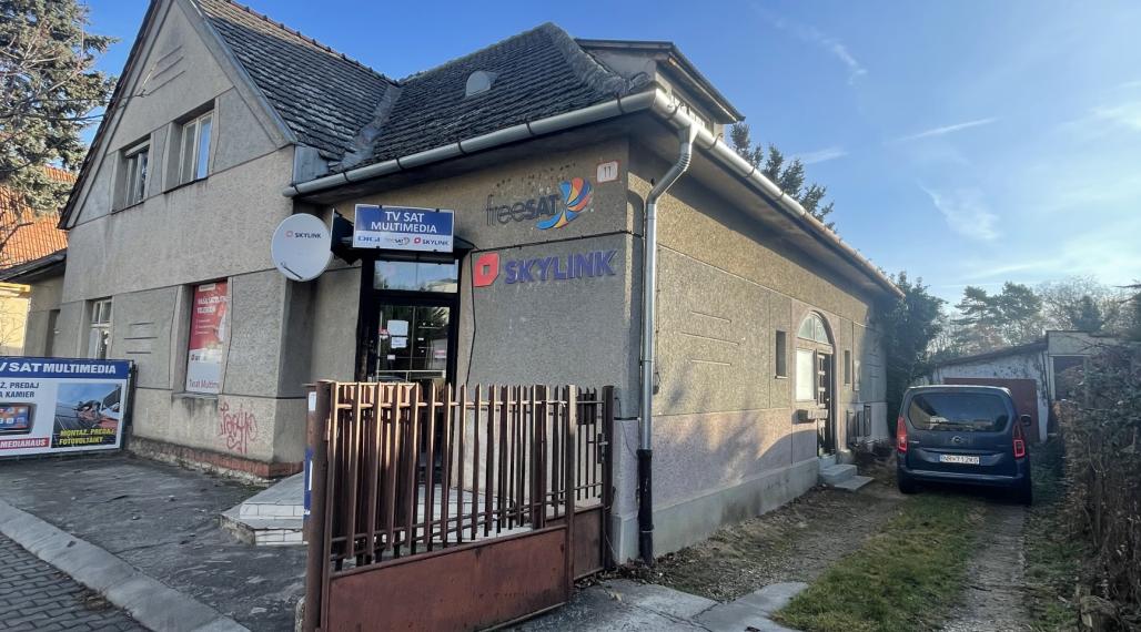 Na predaj 4- izbový podkrovný RODINNÝ dom na ul. Fraňa Mojtu v Nitre