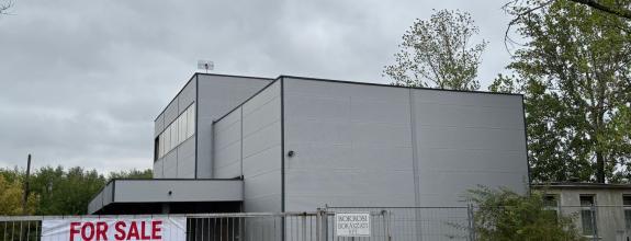 ELADÓ csarnokok telekkel és borospincével Csongrad/Bokros