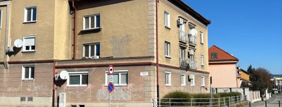 2 izbový byt na PREDAJ- roh Staničnej a Štefánikovej ul.