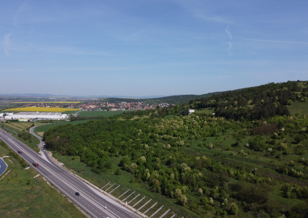 Investičné stavebné pozemky v k.ú. ZOBOR Lupka NA PREDAJ