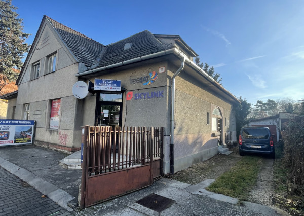 Na predaj 4- izbový podkrovný RODINNÝ dom na ul. Fraňa Mojtu v Nitre