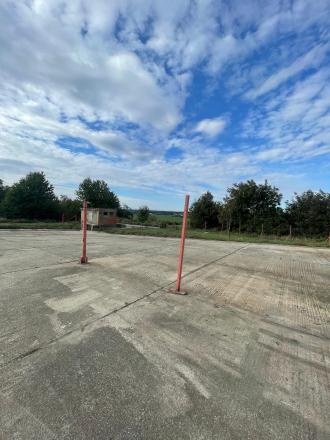 PRENÁJOM hál/vonkajších plôch / lakovne - LUKOV DVOR - fotografia 18