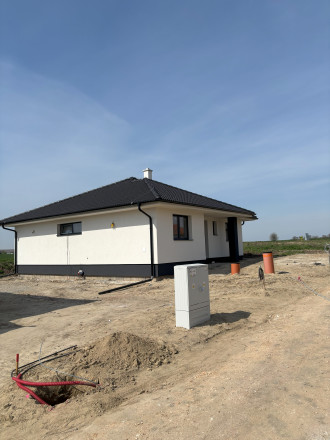 NA PREDAJ bungalovy - JELŠOVCE a MERAŠICE - fotografia 12