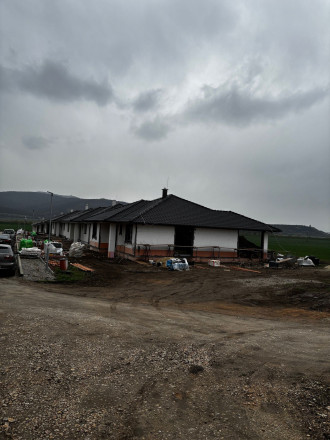 NA PREDAJ bungalovy - JELŠOVCE a MERAŠICE - fotografia 2