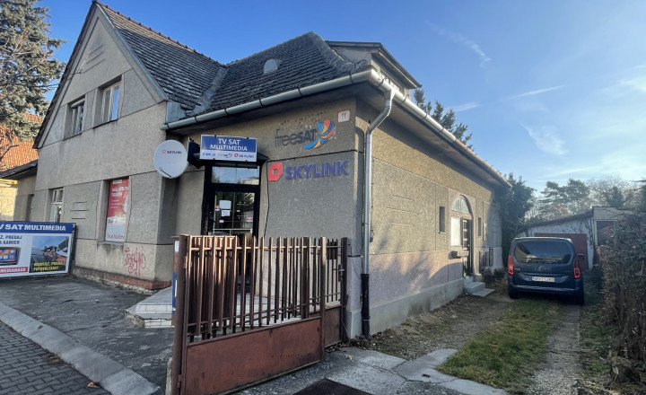 Na predaj 4- izbový podkrovný RODINNÝ dom na ul. Fraňa Mojtu v Nitre